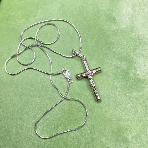 .925 ITALY Silver Crucifix Necklace On Chain Unisex Christian Religious Jesus - Picture 2 of 9